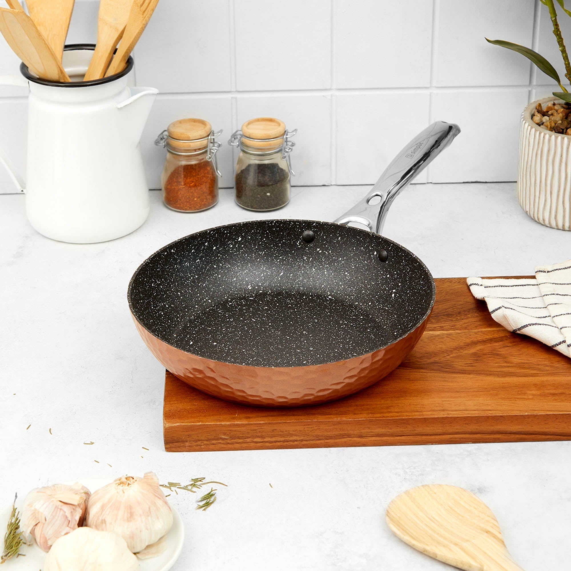 Sartén Antiadherente De Cobre De 24 Cm Con Mango De Acero Inoxidable Color Bronce Bergner