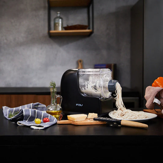 ¡Descubre el verdadero sabor de Italia junto con la nueva Pasta Maker Lucca!