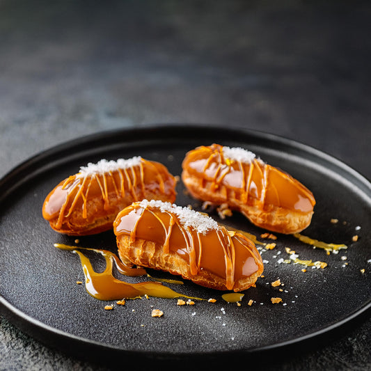 Eclairs con crema pastelera de caramelo salado