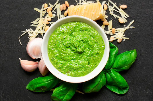 PESTO DE ALBAHACA Y DOS QUESOS