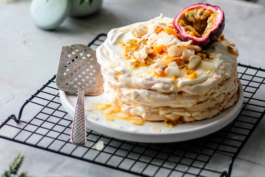 PAVLOVA DE CASTAÑAS Y ALMENDRAS GARRAPIÑADAS