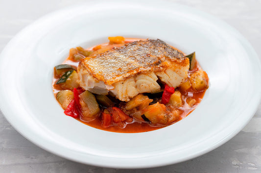 PESCADO CONFITADO CON ALIOLI DE MIEL Y MANZANAS