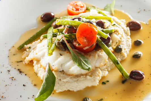PESCADO EN SOUS VIDE  CON PURÉ DE COLIFLOR AHUMADO Y VEGETALES
