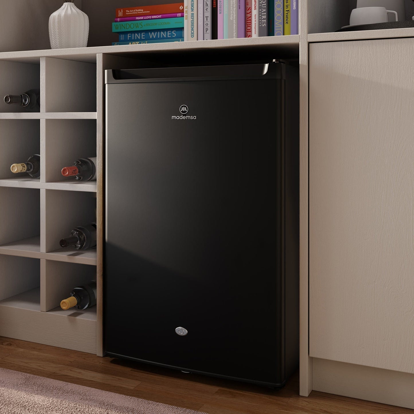 Frigobar 120L Frío Directo con Llave y Luz LED MMB120B Mademsa1#Negro