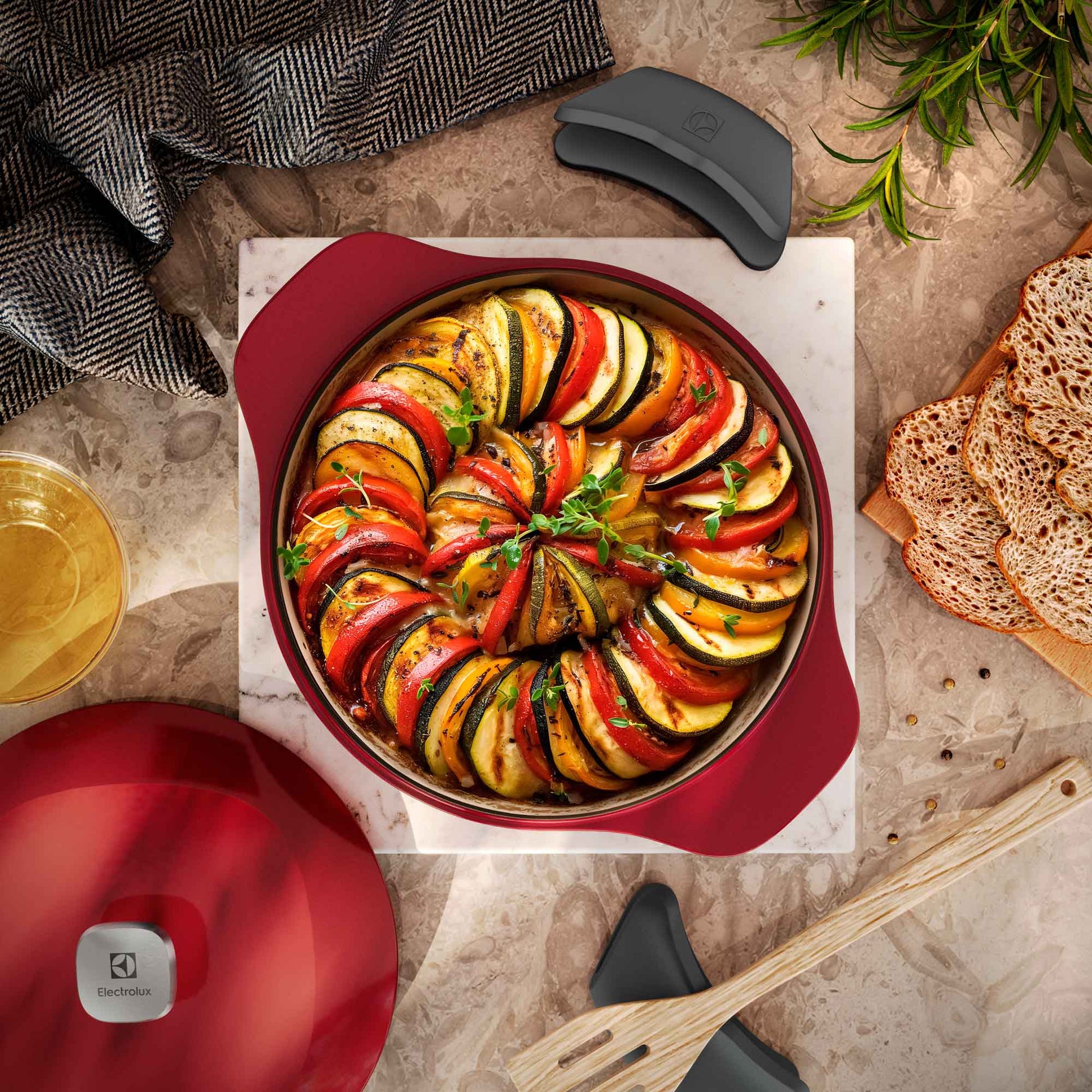 Olla de Hierro Fundido Esmaltado Expert 24 cm Electrolux1#Rojo esmaltado