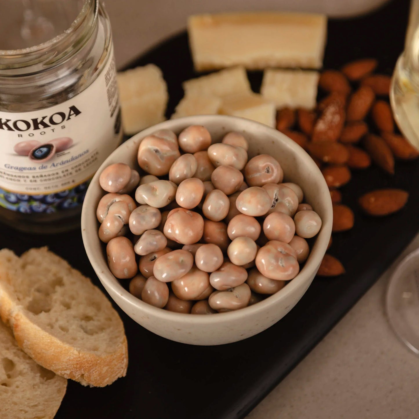 Grageas de Arándanos en Chocolate Blanco y Leche 200 grs Kokoa Roots