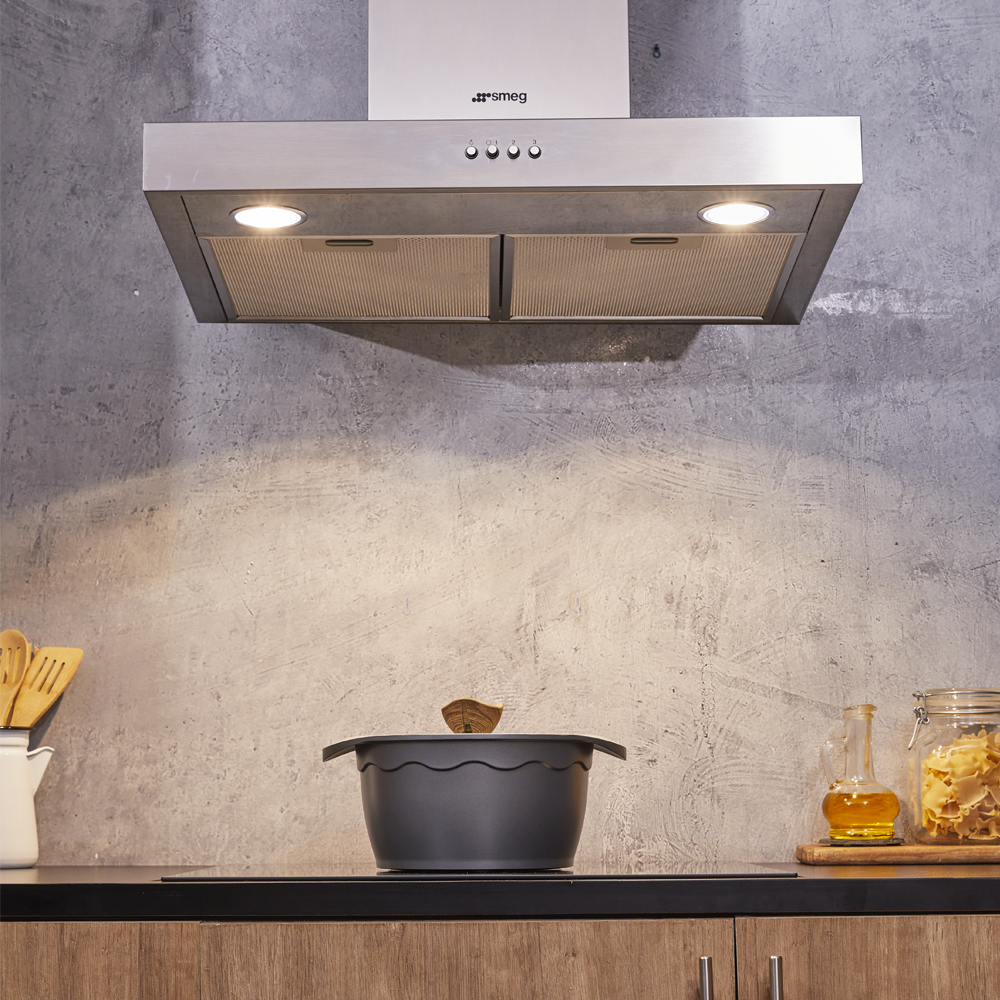 Kit Encimera a Gas + Horno Pirolítico + Campana Pared 60cm Smeg
