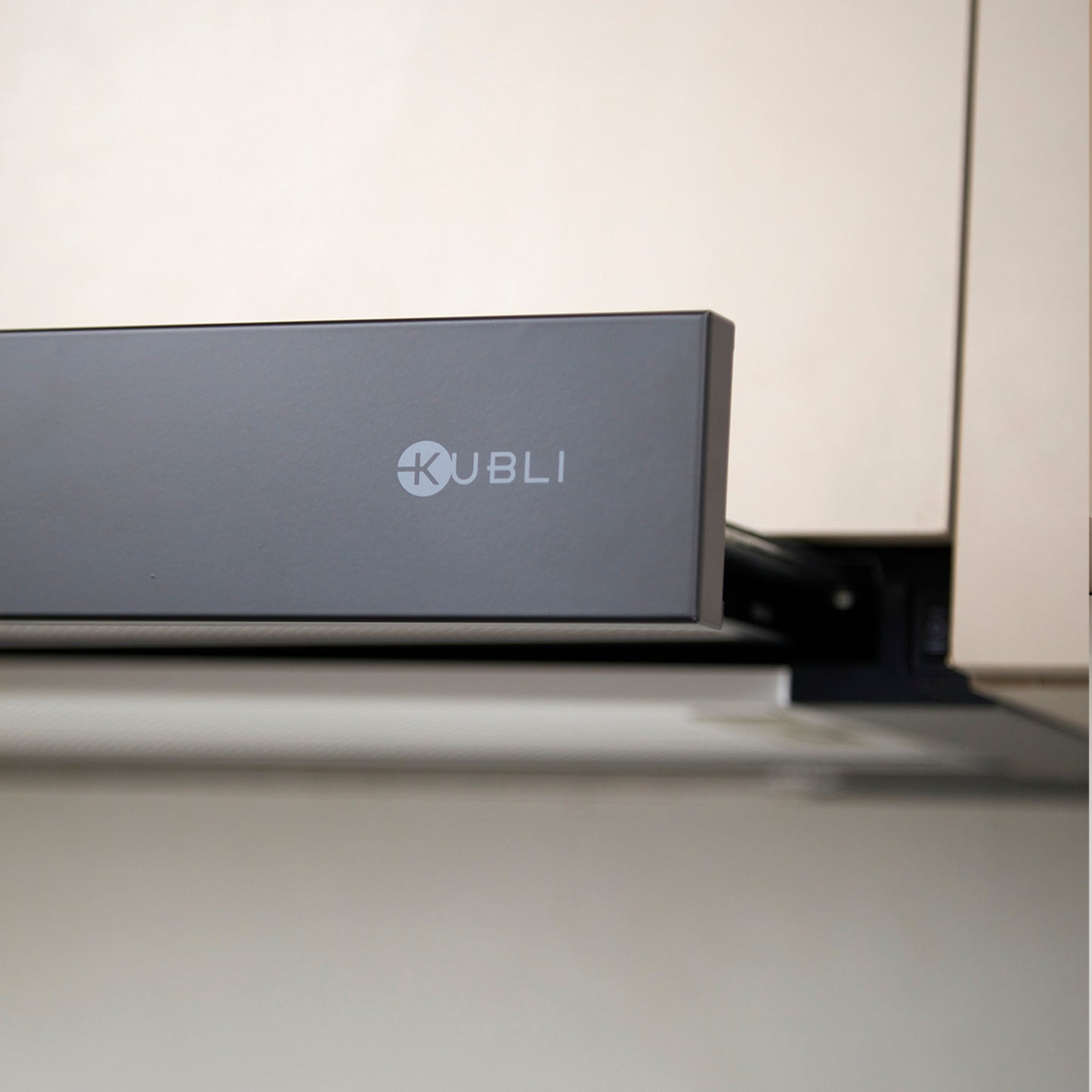 Campana Bajo Mueble Neu Flow Black 60 cm 210 m3/h Kubli