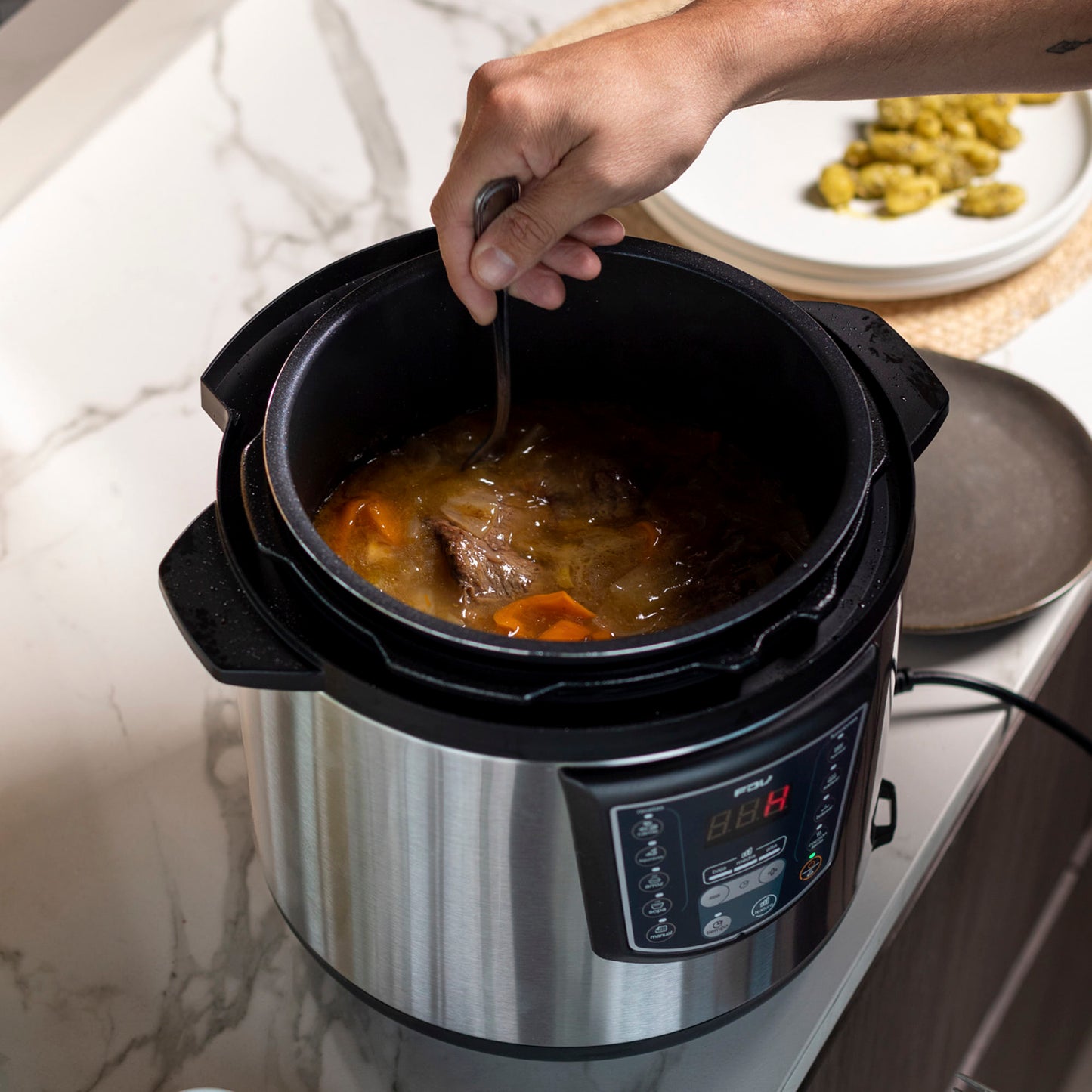Olla Multicooker Cosmo 6 Lts FDV