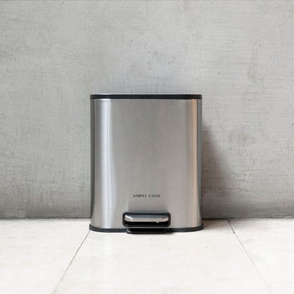 Basurero Con Pedal Mate y Acabado Anti Huellas 5 Lts Simple Cook
