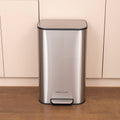 Basurero con Pedal Mate y Acabado Anti Huellas 30 Lts Simple Cook