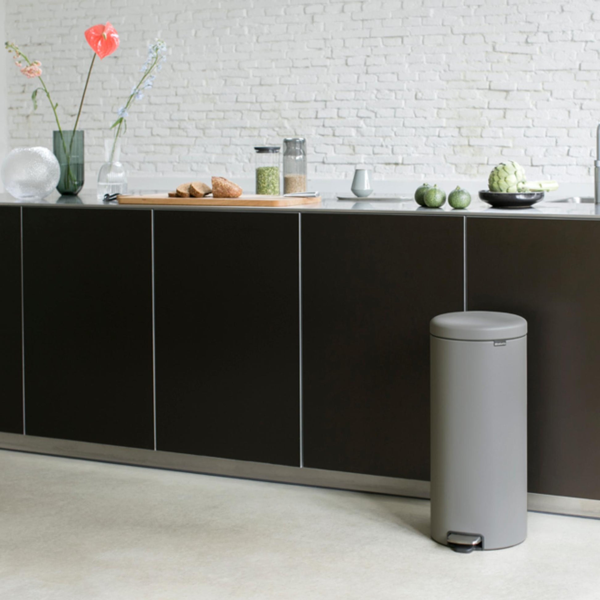 Basurero Pedal NewIcon 30 Lts Brabantia1#Blanco