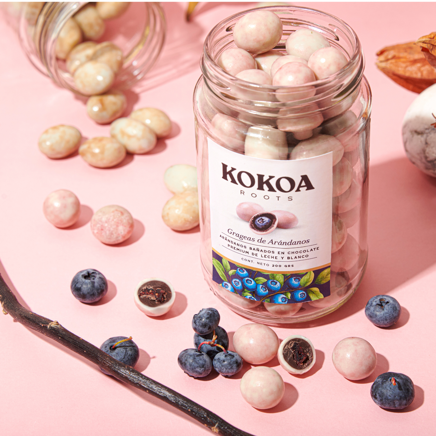 Grageas de Arándanos en Chocolate Blanco y Leche 200 grs Kokoa Roots