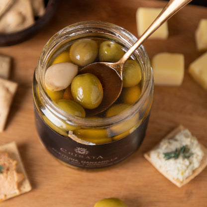 Aceitunas Manzanilla ajo y romero 200 grs La Chinata