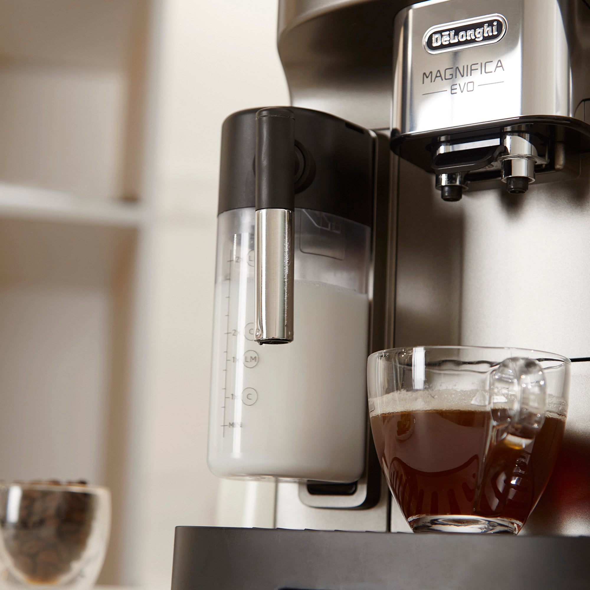 Cafetera Superautomática Delonghi Magnifica Evo Latte Kitchen Center