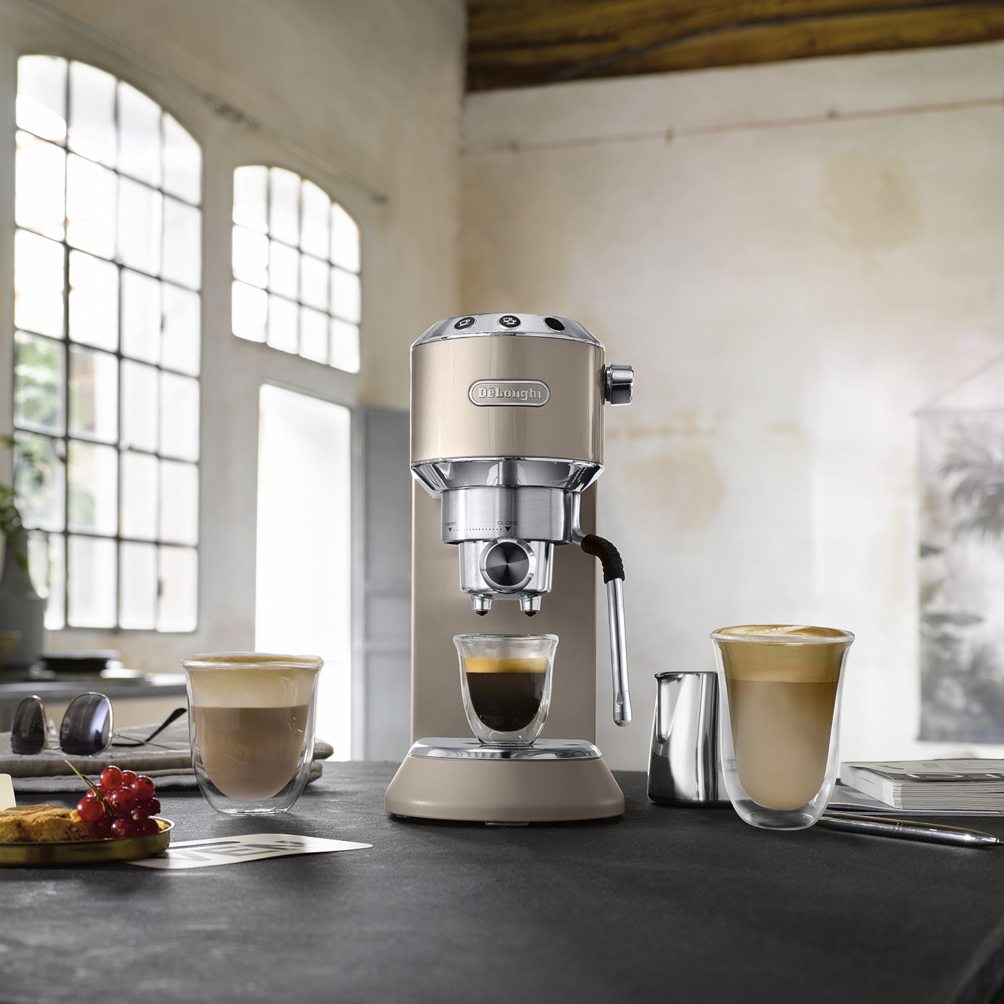 Cafetera Espresso Dedica Arte Gold Delonghi – Kitchen Center