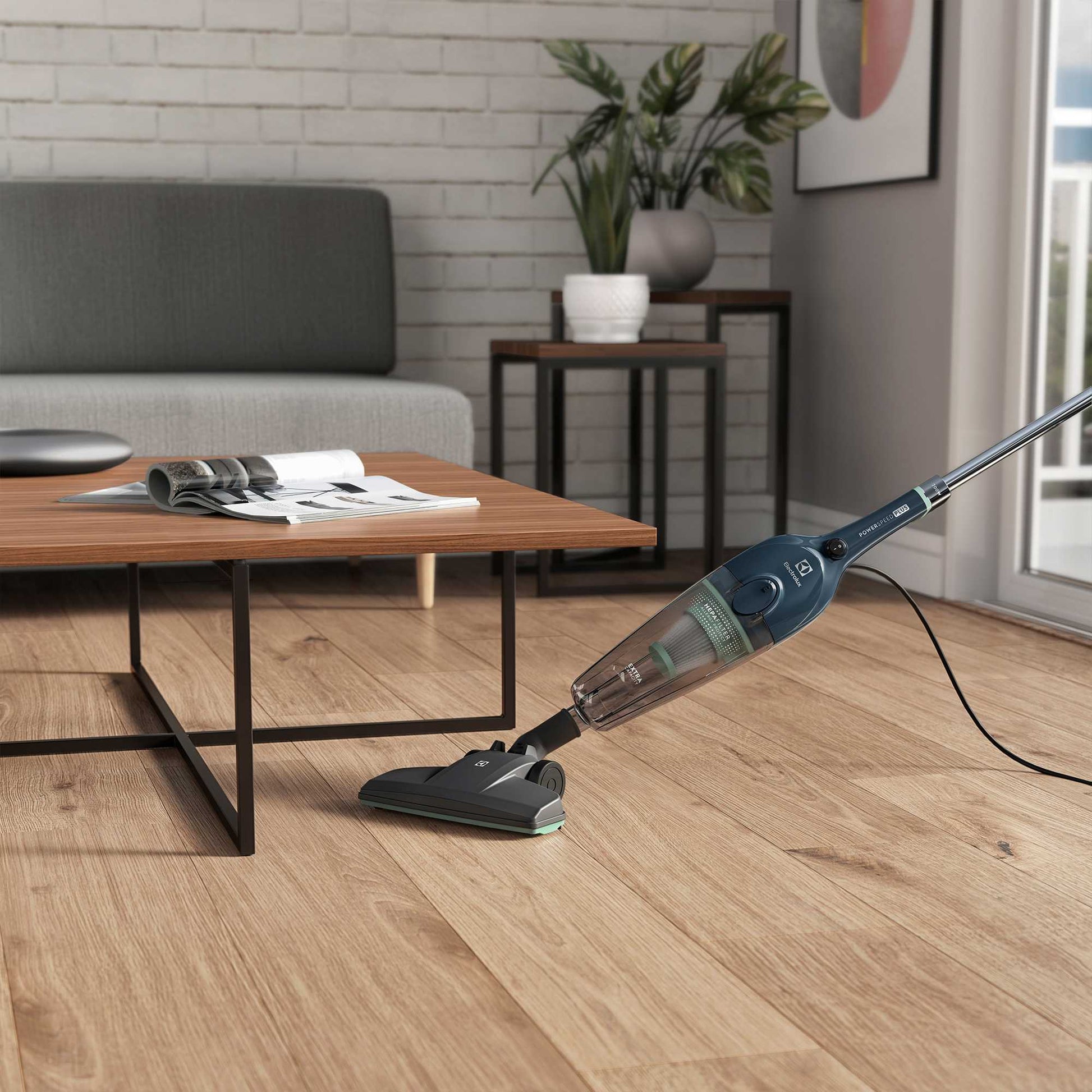 Aspiradora Vertical con Cable 700W 2 en 1 con Filtro HEPA STK14 Electrolux1#Azul