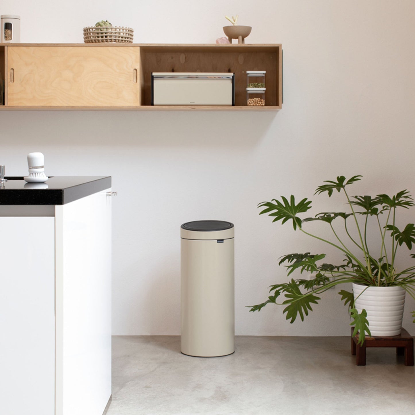Basurero Touch New 30 Lts Brabantia5#Beige
