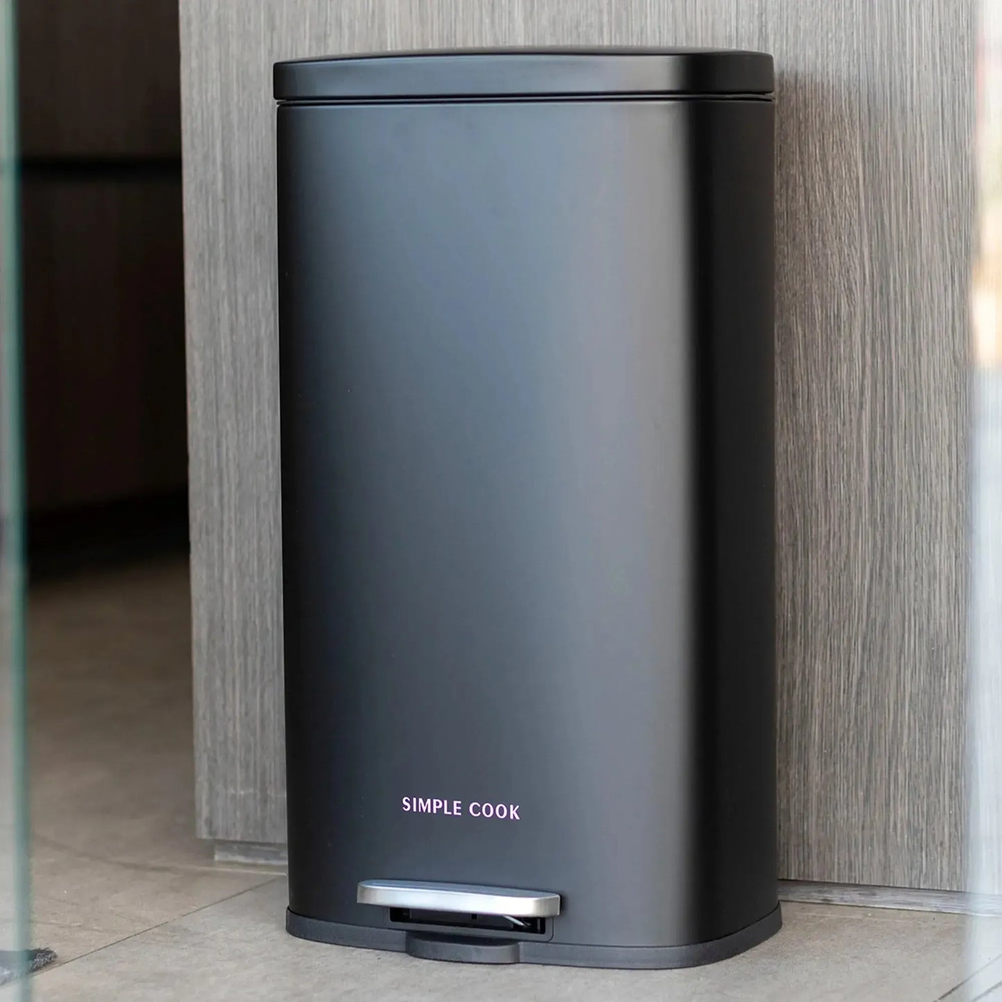 Basurero Con Pedal Negro Mate 30 Lts Simple Cook