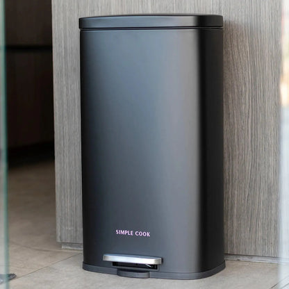Basurero Con Pedal Negro Mate 30 Lts Simple Cook