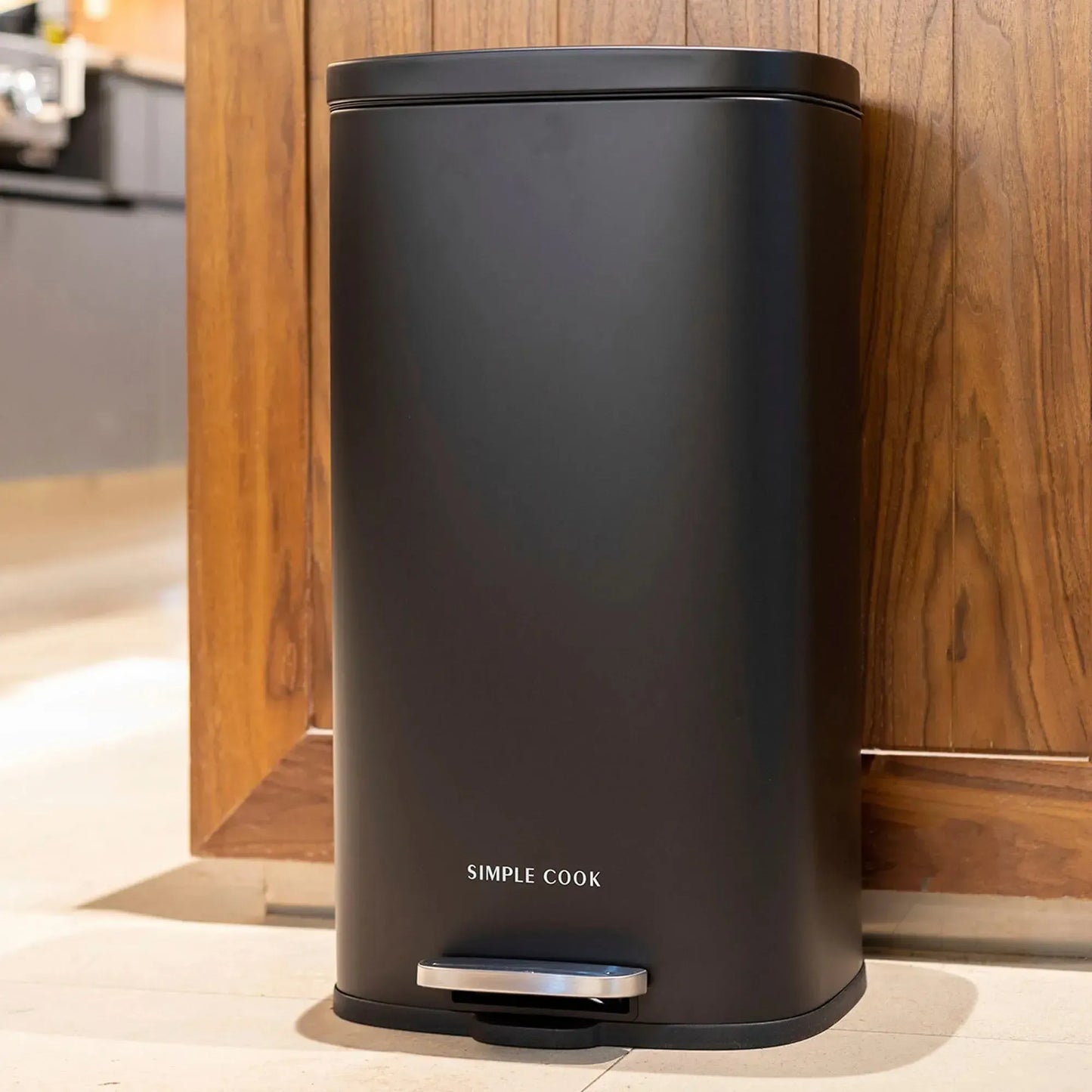 Basurero Con Pedal Negro Mate 30 Lts Simple Cook