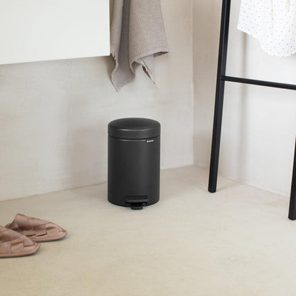 Basurero Pedal NewIcon 3 L Brabantia2#Gris Oscuro