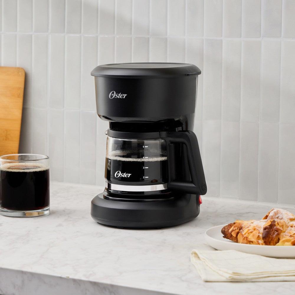 Cafetera a Goteo 5 Tazas Función Pausa Y Servir BVSTDCS51B Oster2#Negro