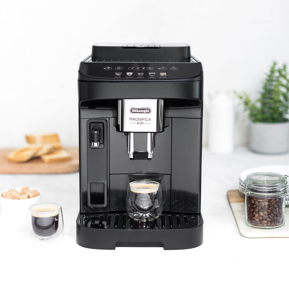 Cafetera Superautomática DeLonghi Magnifica | Kitchen Center