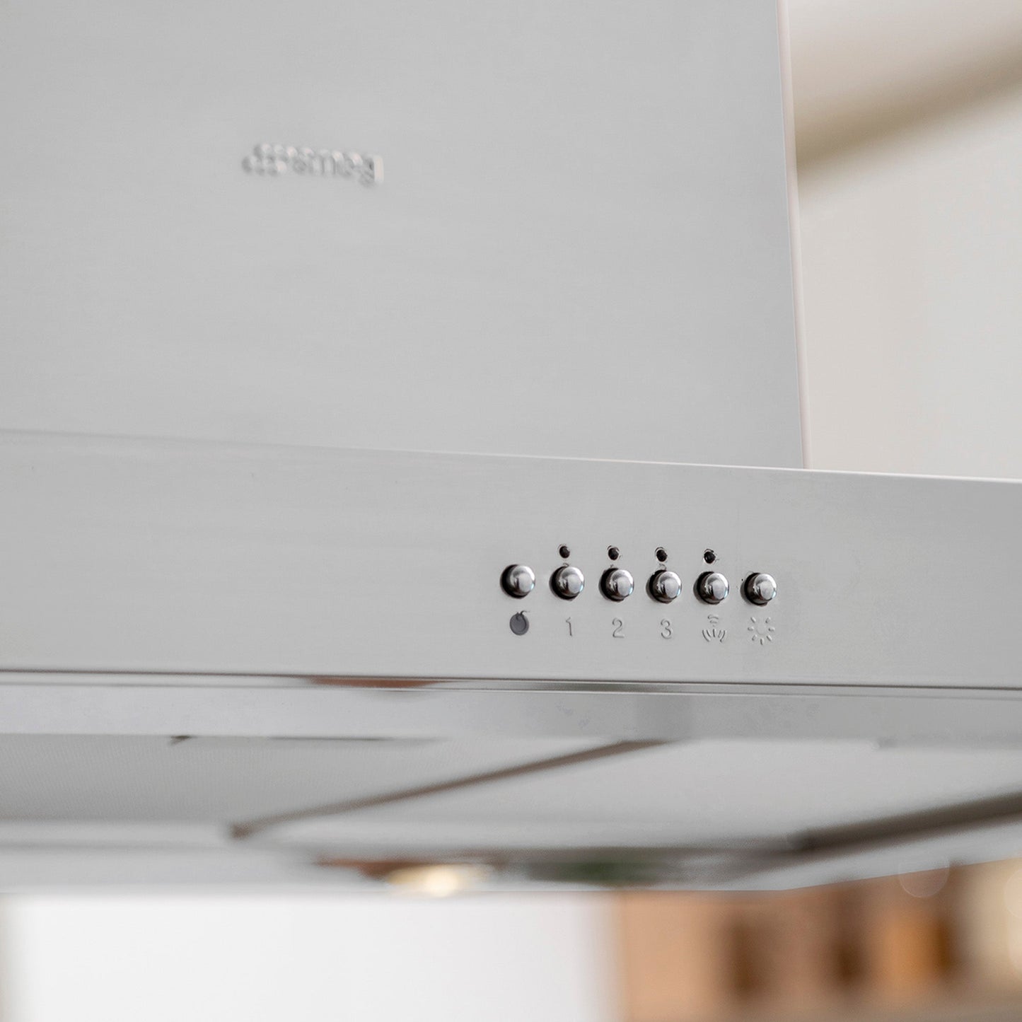 Campana Isla KI90XE 90 cm 820 m3/h Smeg