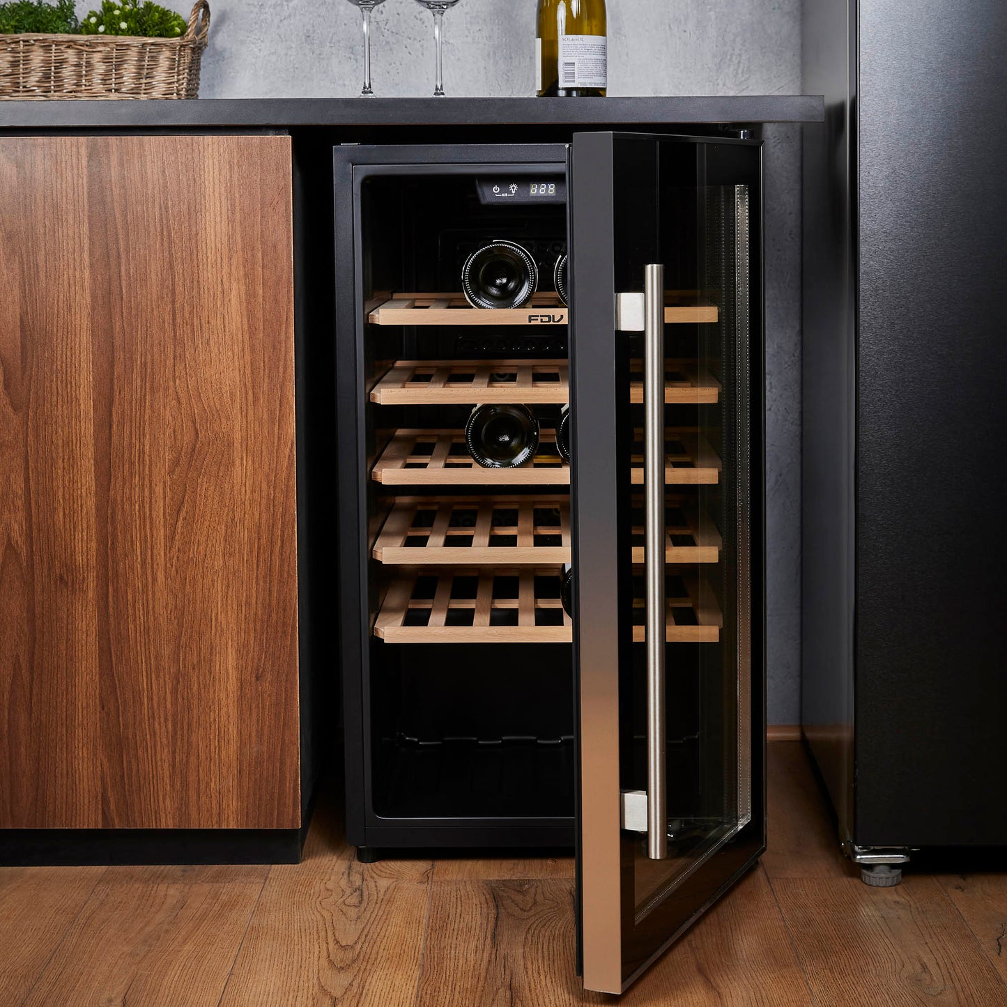 Enfriador de Vinos Black 56 Botellas FDV - Caja Dañada-Cavas