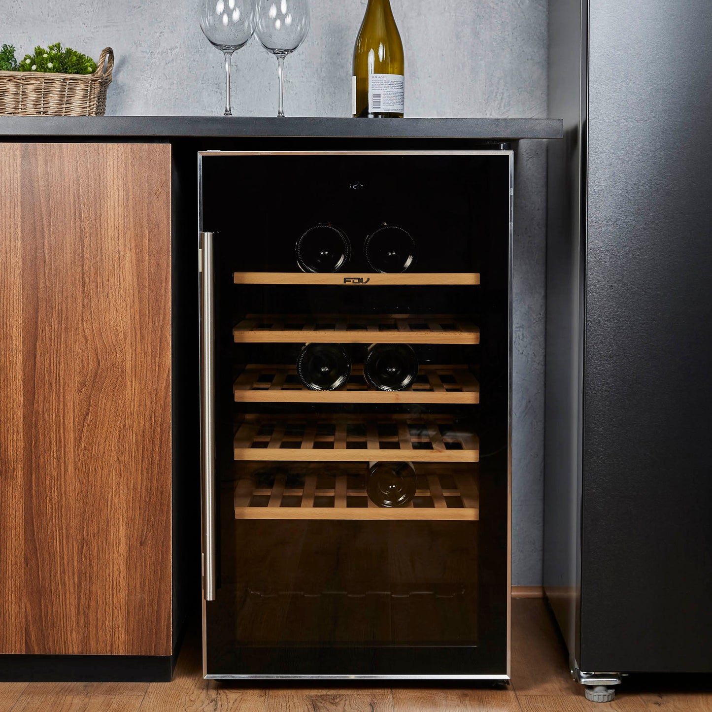 Enfriador de Vinos Black 56 Botellas FDV - Caja Dañada-Cavas
