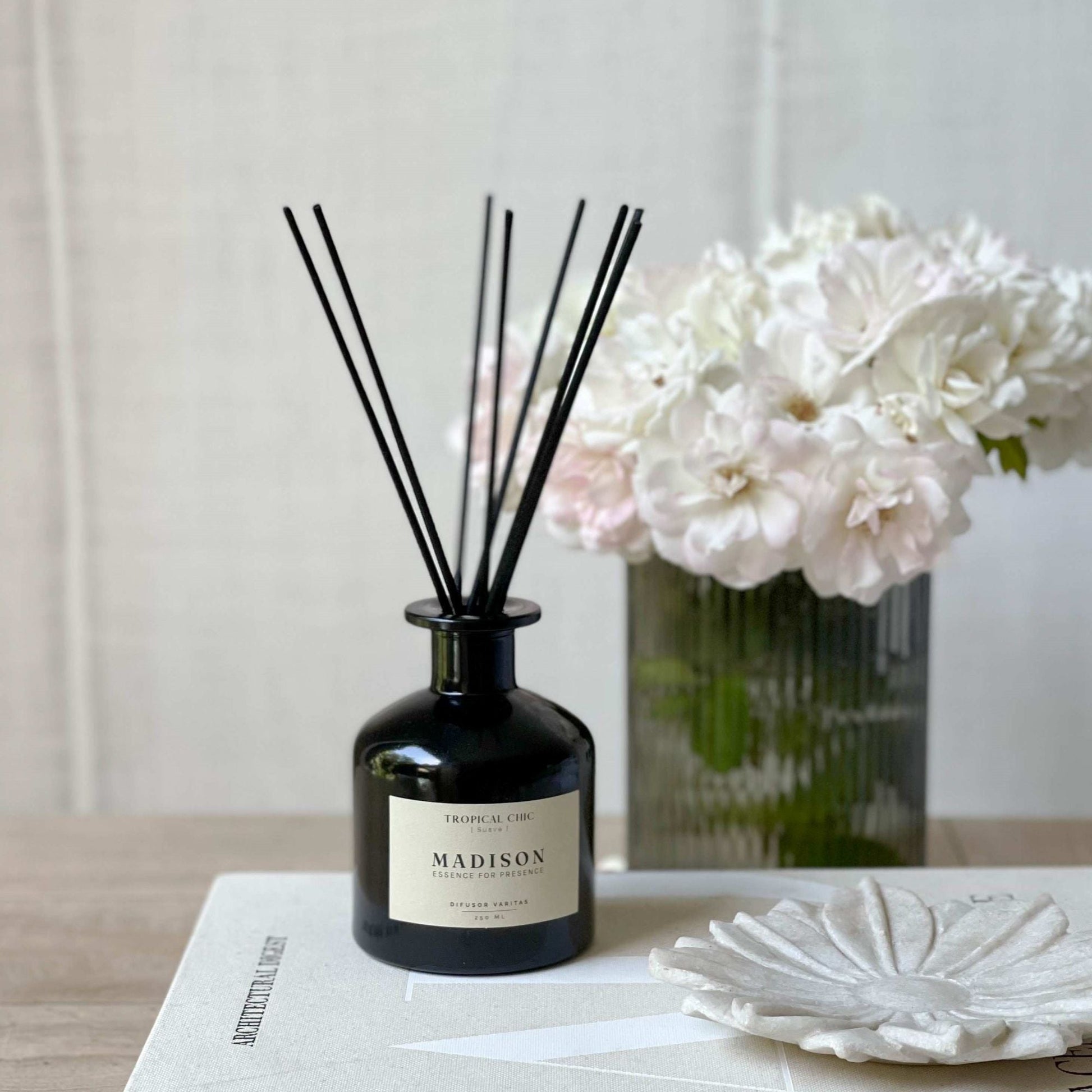 Difusor Varitas Saint Sandal 150 Ml Madison1#Negro