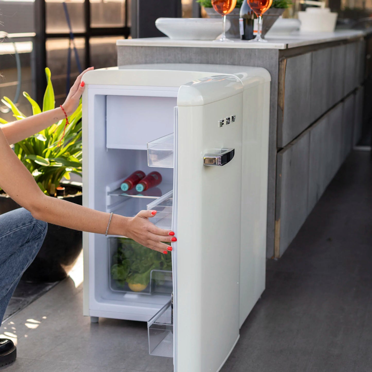 Frigobar Bajo Cubierta Tundra 108 Litros FDV-Refrigeradores