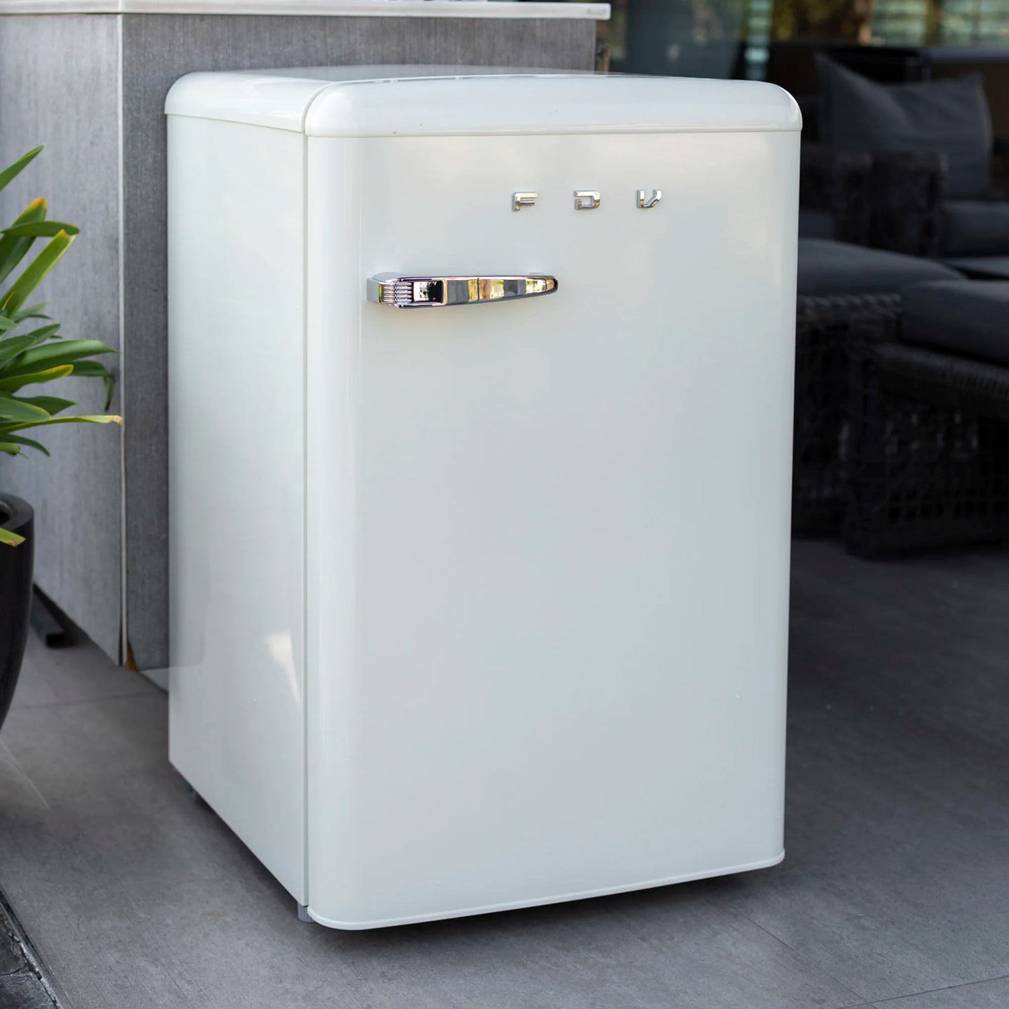 Frigobar Bajo Cubierta Tundra 108 Litros FDV-Refrigeradores