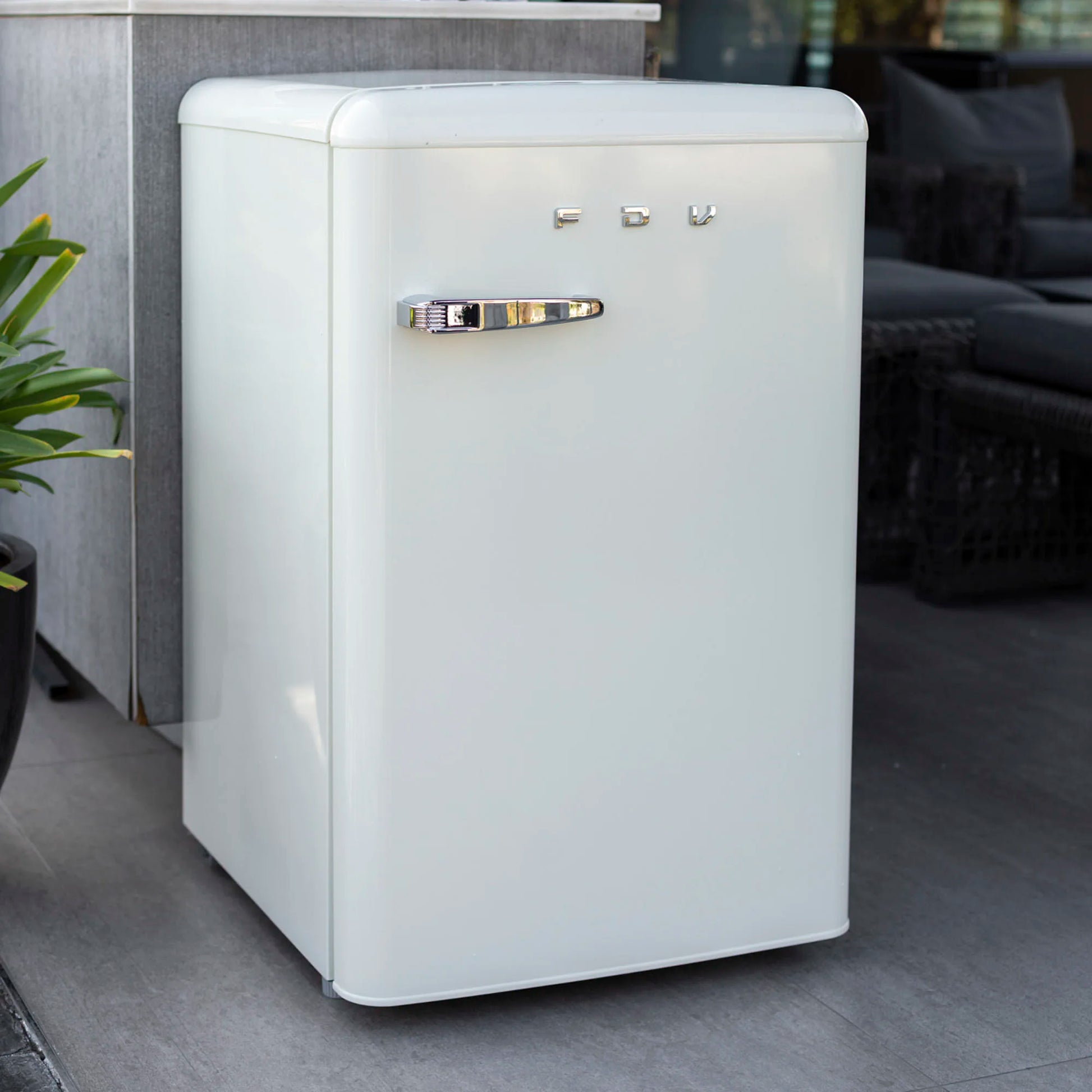 Frigobar Bajo Cubierta Tundra 108 Litros FDV-Refrigeradores