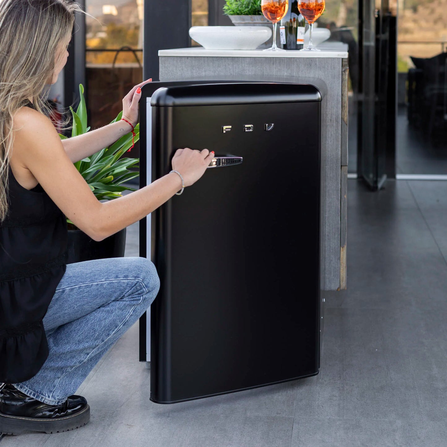 Frigobar Bajo Cubierta Tundra 108 Litros FDV-Refrigeradores