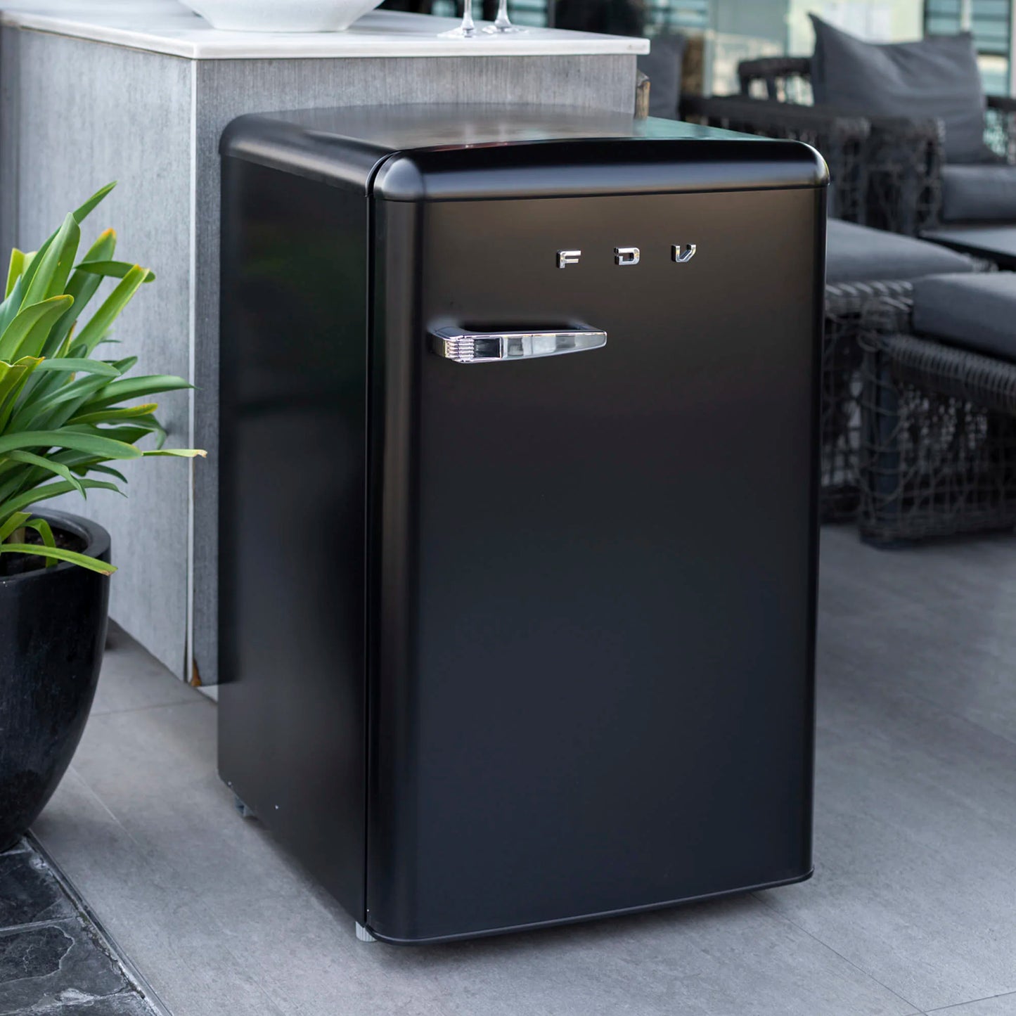 Frigobar Bajo Cubierta Tundra 108 Litros FDV-Refrigeradores