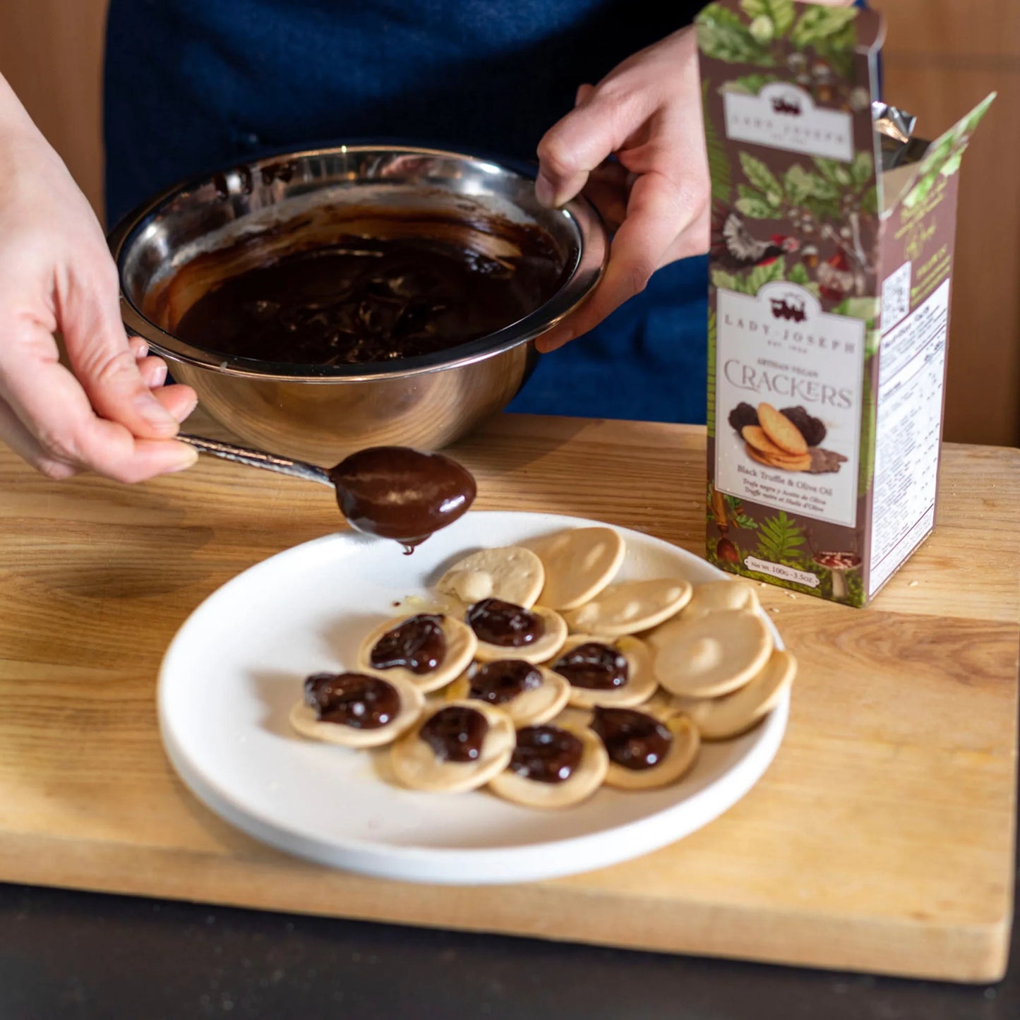 Galletas Crackers Trufa Negra y Aceite de Oliva 100 Grs Lady Joseph