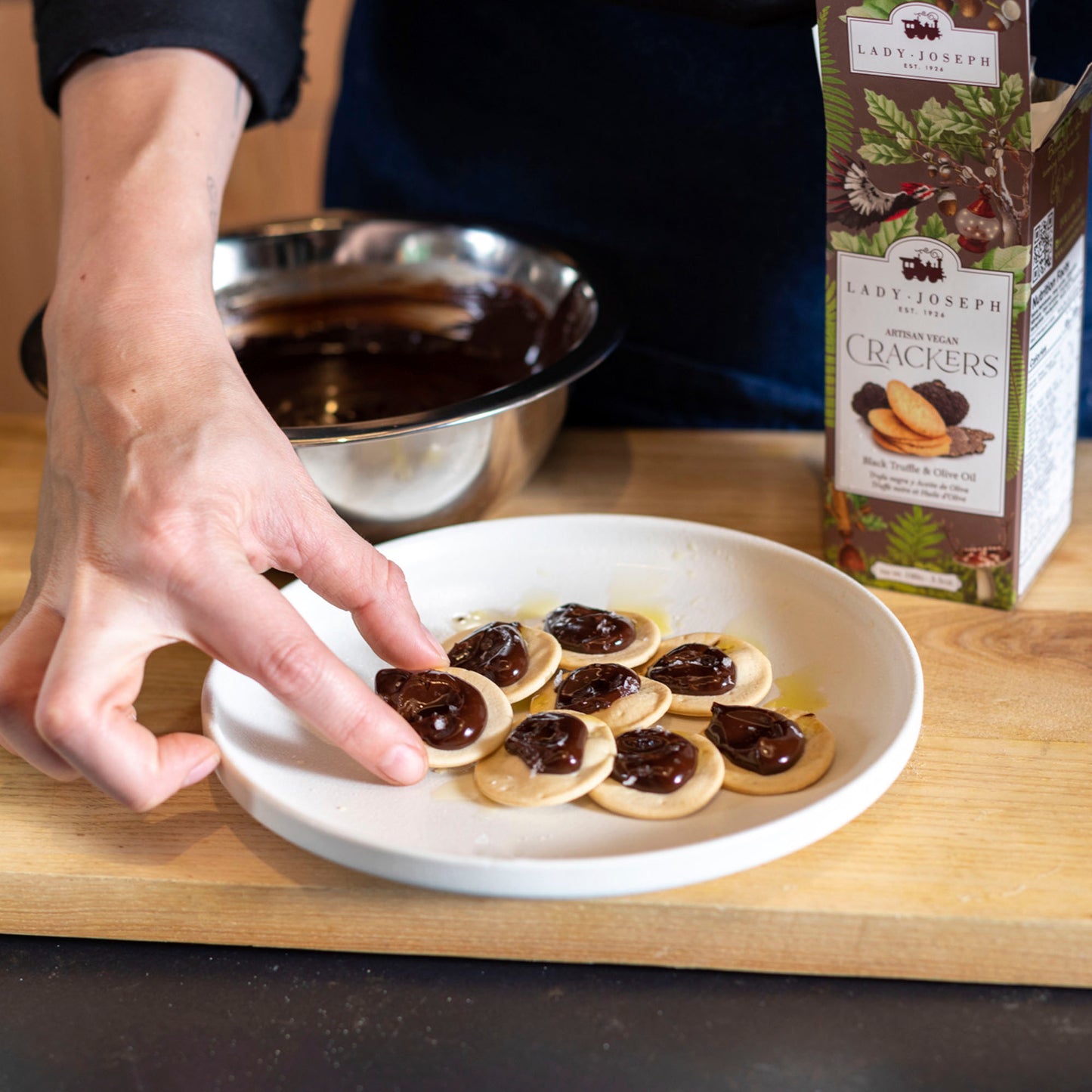 Galletas Crackers Trufa Negra y Aceite de Oliva 100 Grs Lady Joseph
