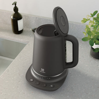 Hervidor Eléctrico 1,7L Control Tempertura EKP70 Acero Inoxidable Electrolux-Hervidores