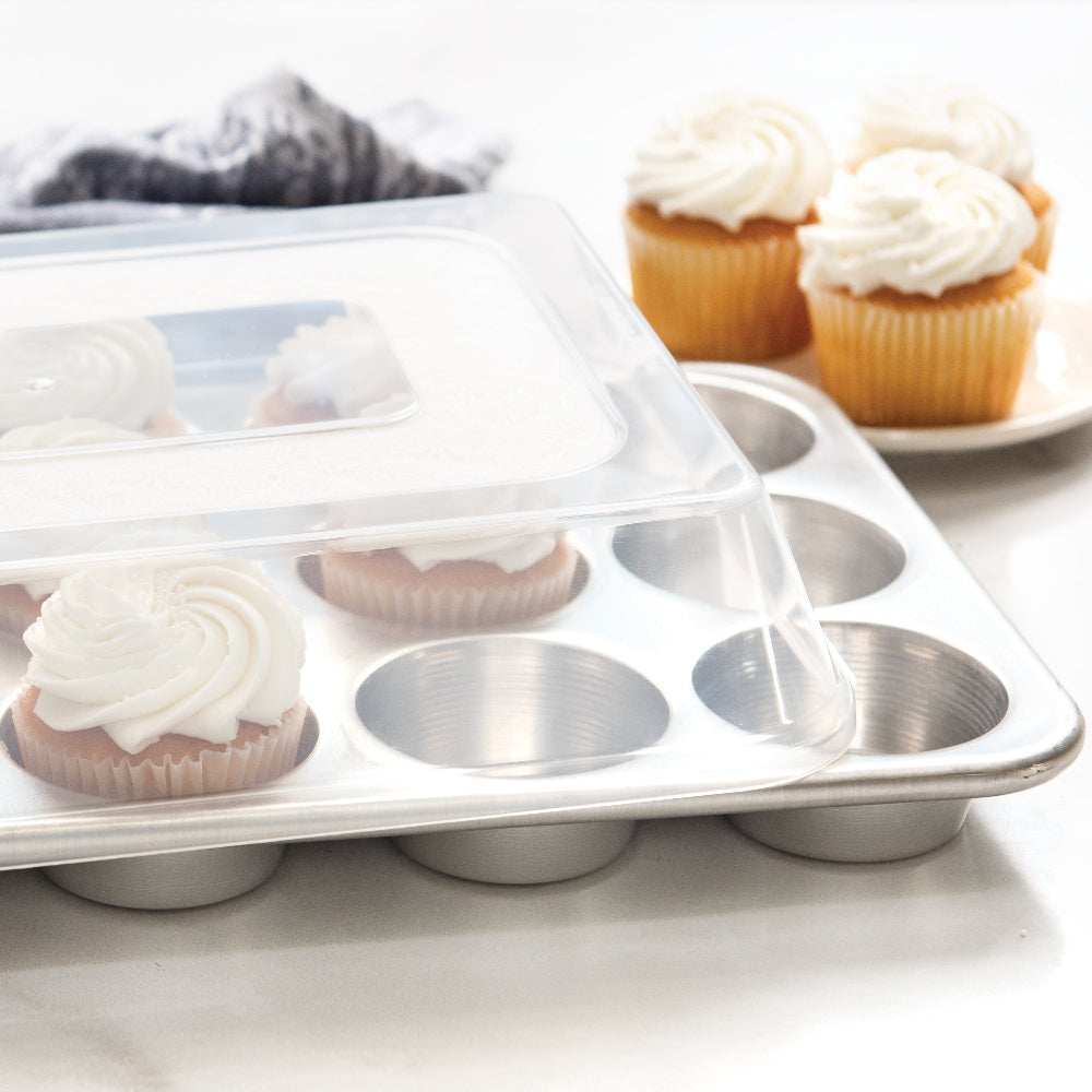 Molde Naturals 12 Cavity Muffin Pan with High-Domed Lid Nordic Ware
