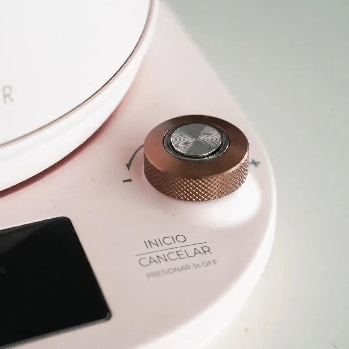 Pack cafetero Hervidor Rosado + Molinillo + Espumador3#undefined