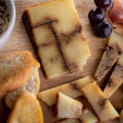 Queso Oveja con ajo negro 150 grs Coquinaria-Gourmet