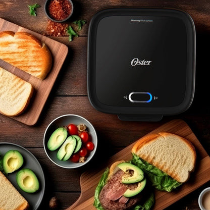 Sandwichera Compacta con Platos Hondos CKSTSM400 Oster2#Negro