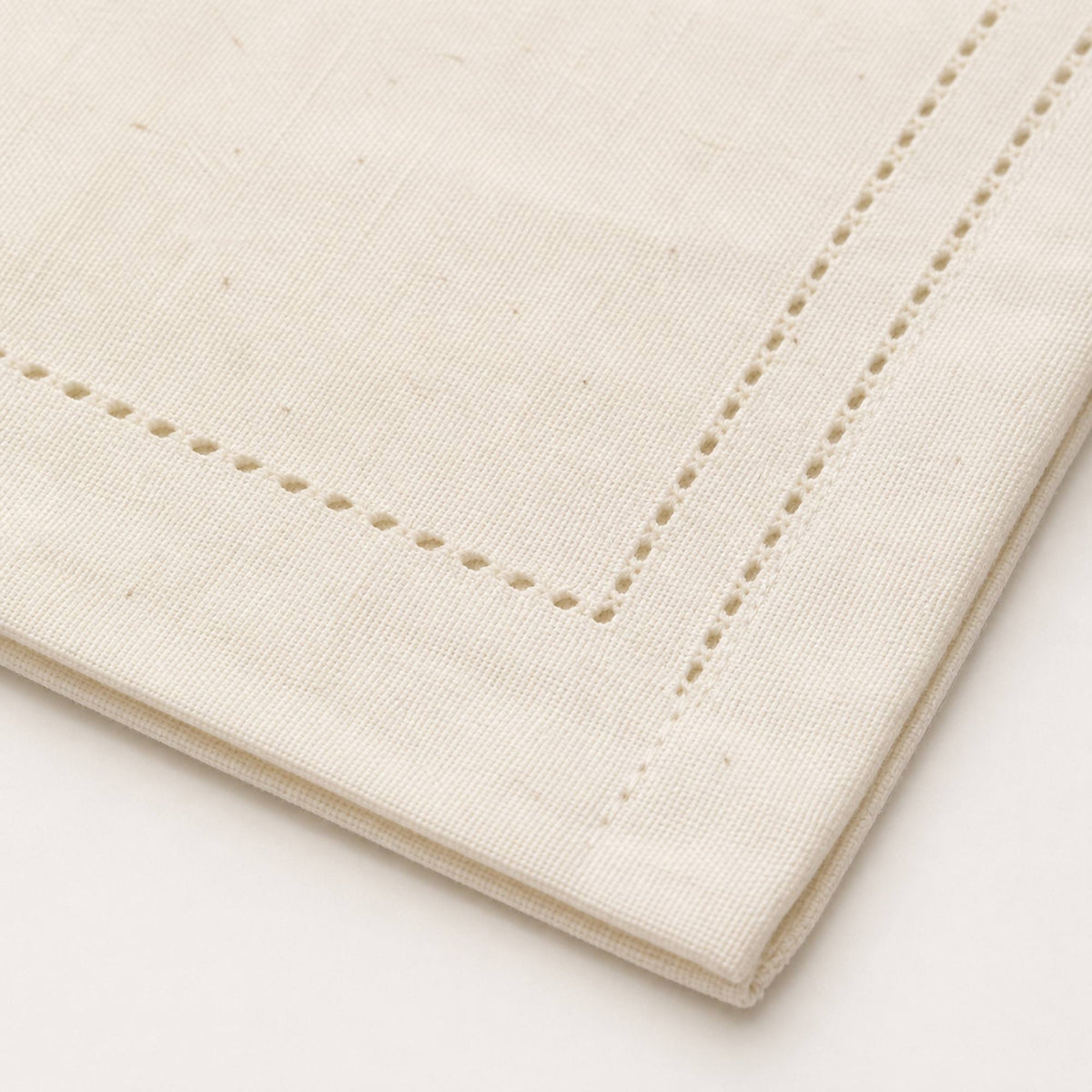 servilletas_crema_03_detalle-picot.jpg