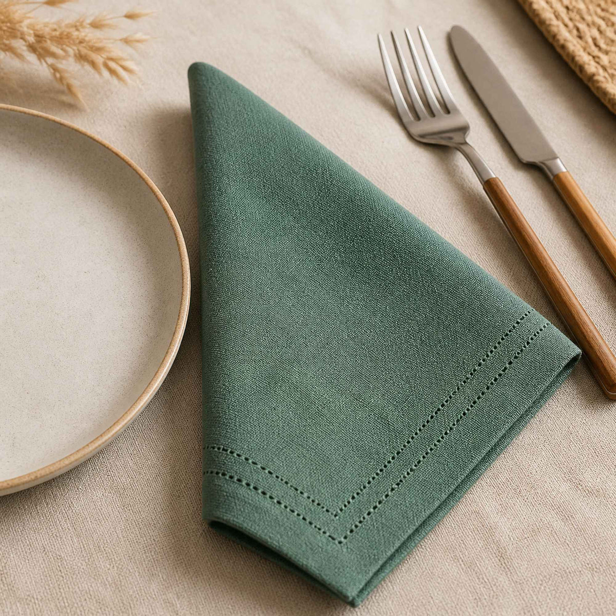 servilletas_verde_05_uso-plato.jpg