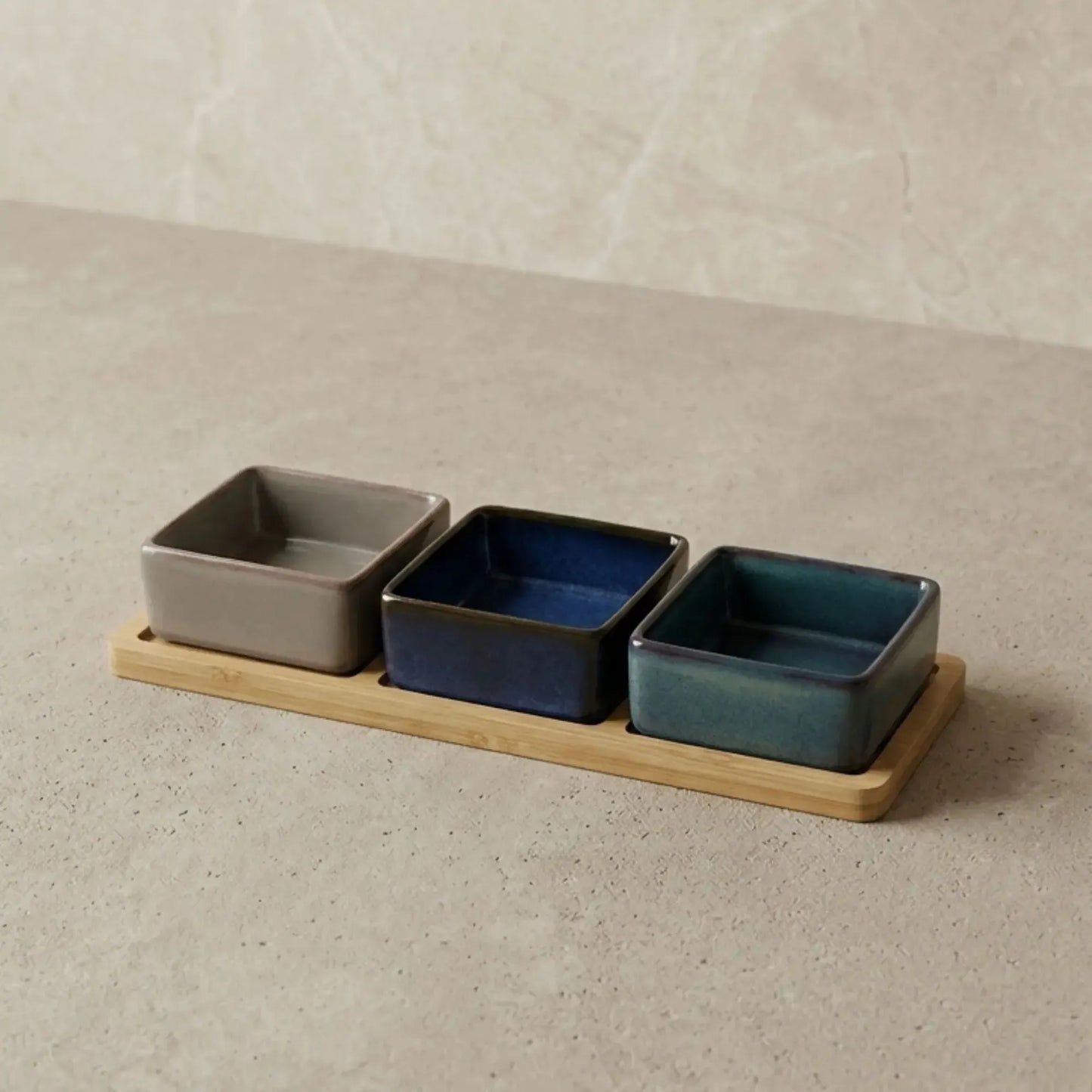 Set 3 Bowls Ceramica Cuadrados en Bandeja Bamboo 28 cm-Tablas