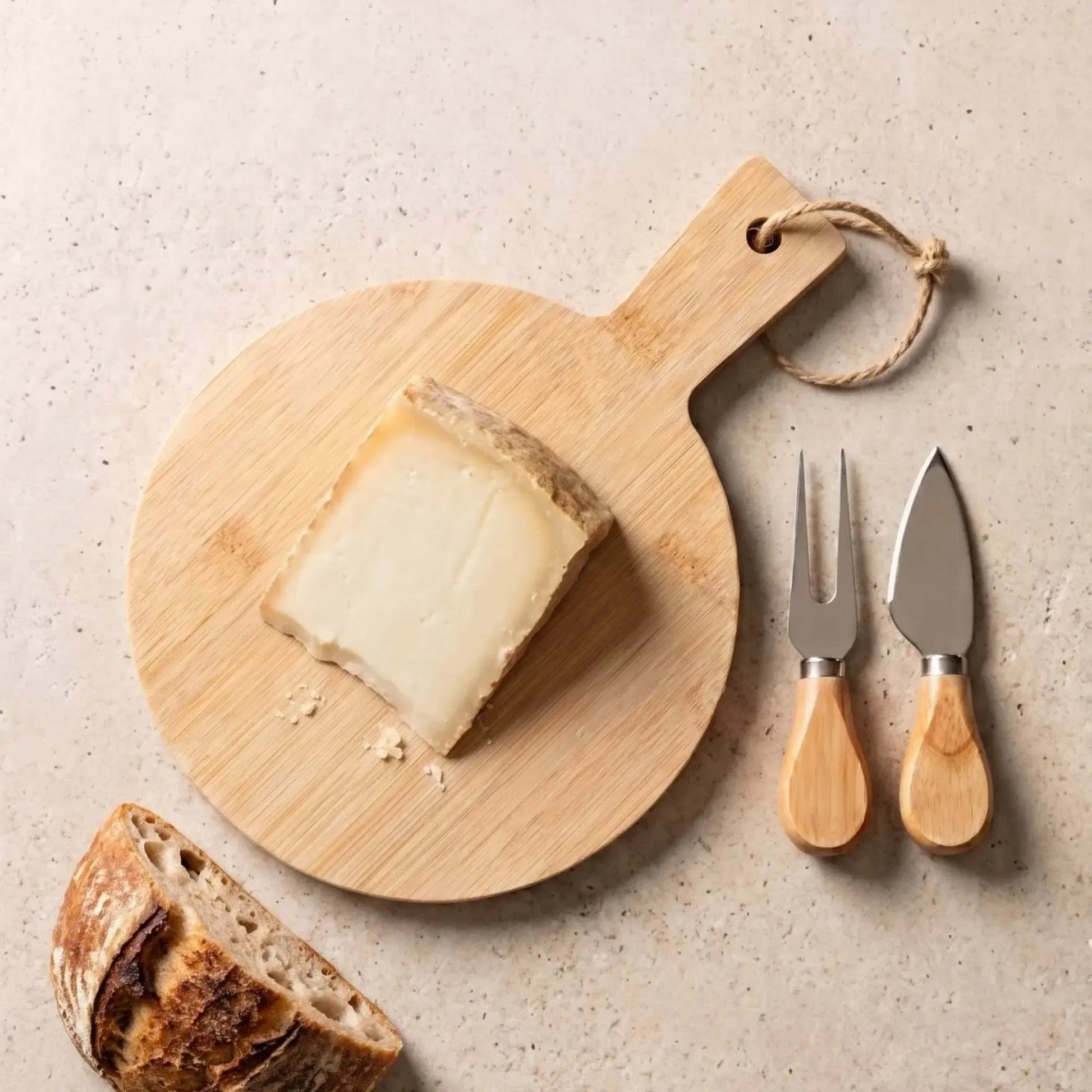 Set Tabla Bamboo con 2 Cuchillos para Queso 25x18 cm-Tablas