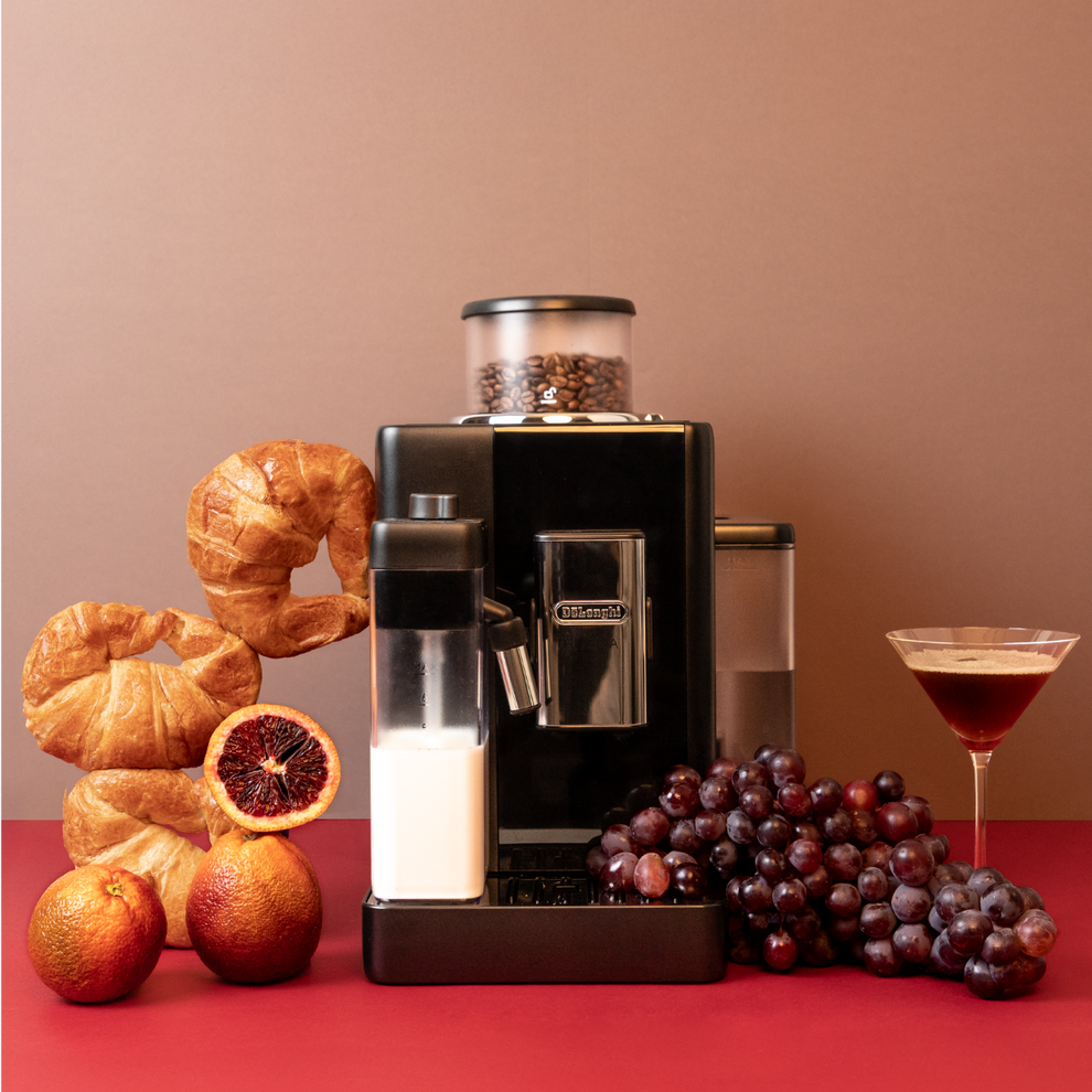 Cafetera Superautomática DeLonghi Rivelia Negra con LatteCrema y