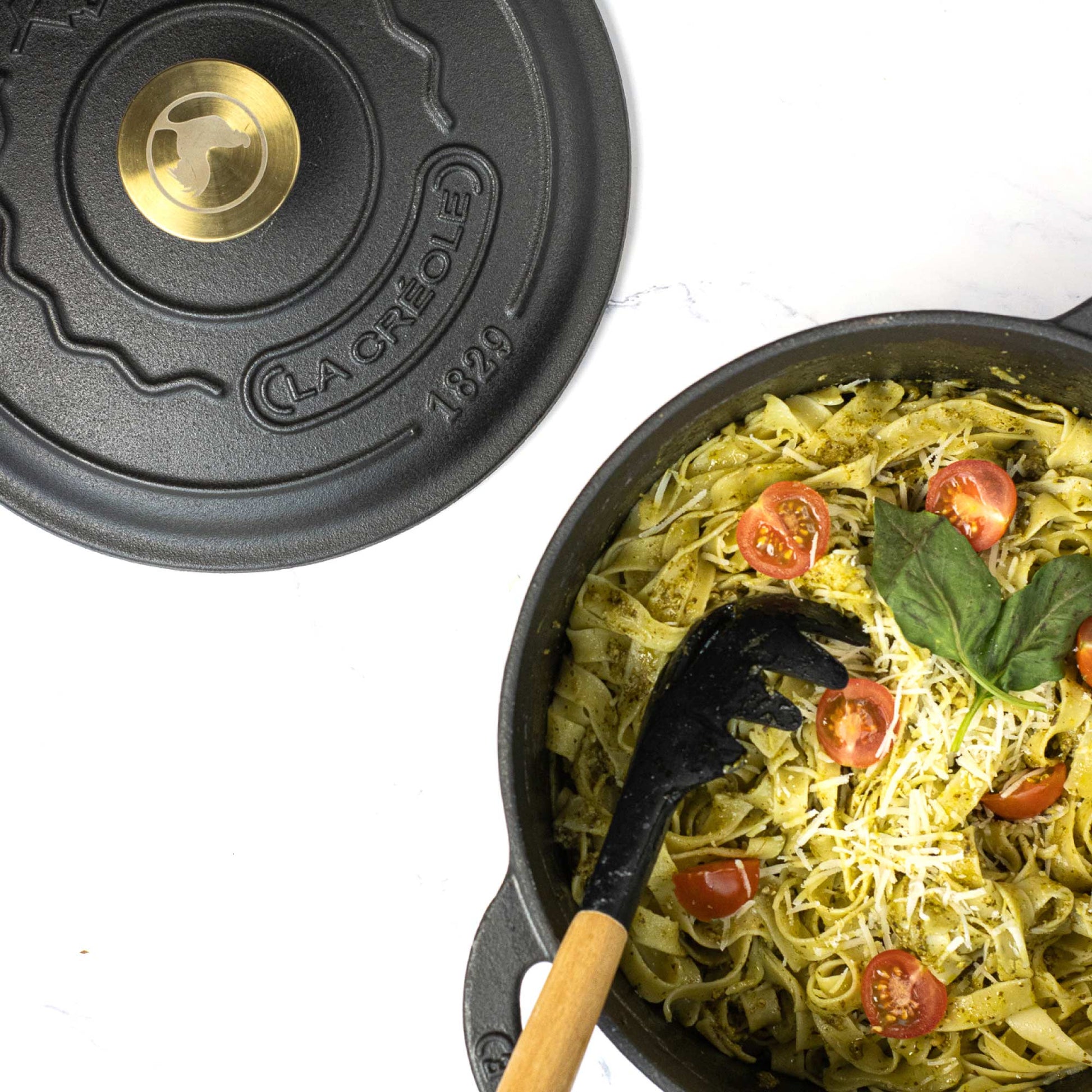 Olla Redonda 24 Cm Rouge Rubis 4 Lts La Créole2#Negro / Negro